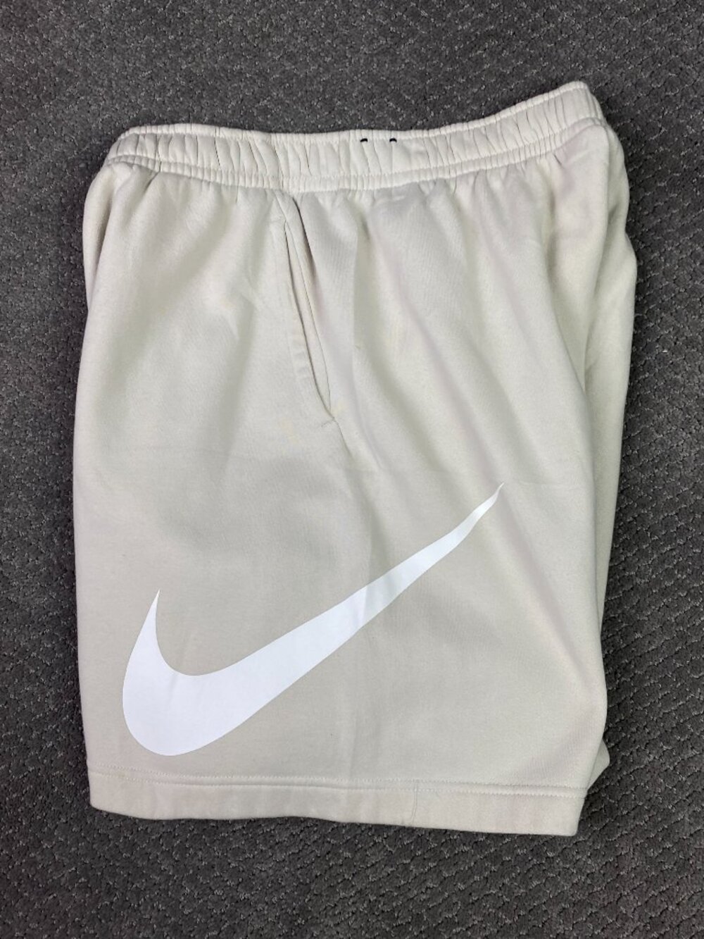 Nike Sportswear Club Fleece Shorts Mens Large Light Bone Beige Gym Sweat Running
